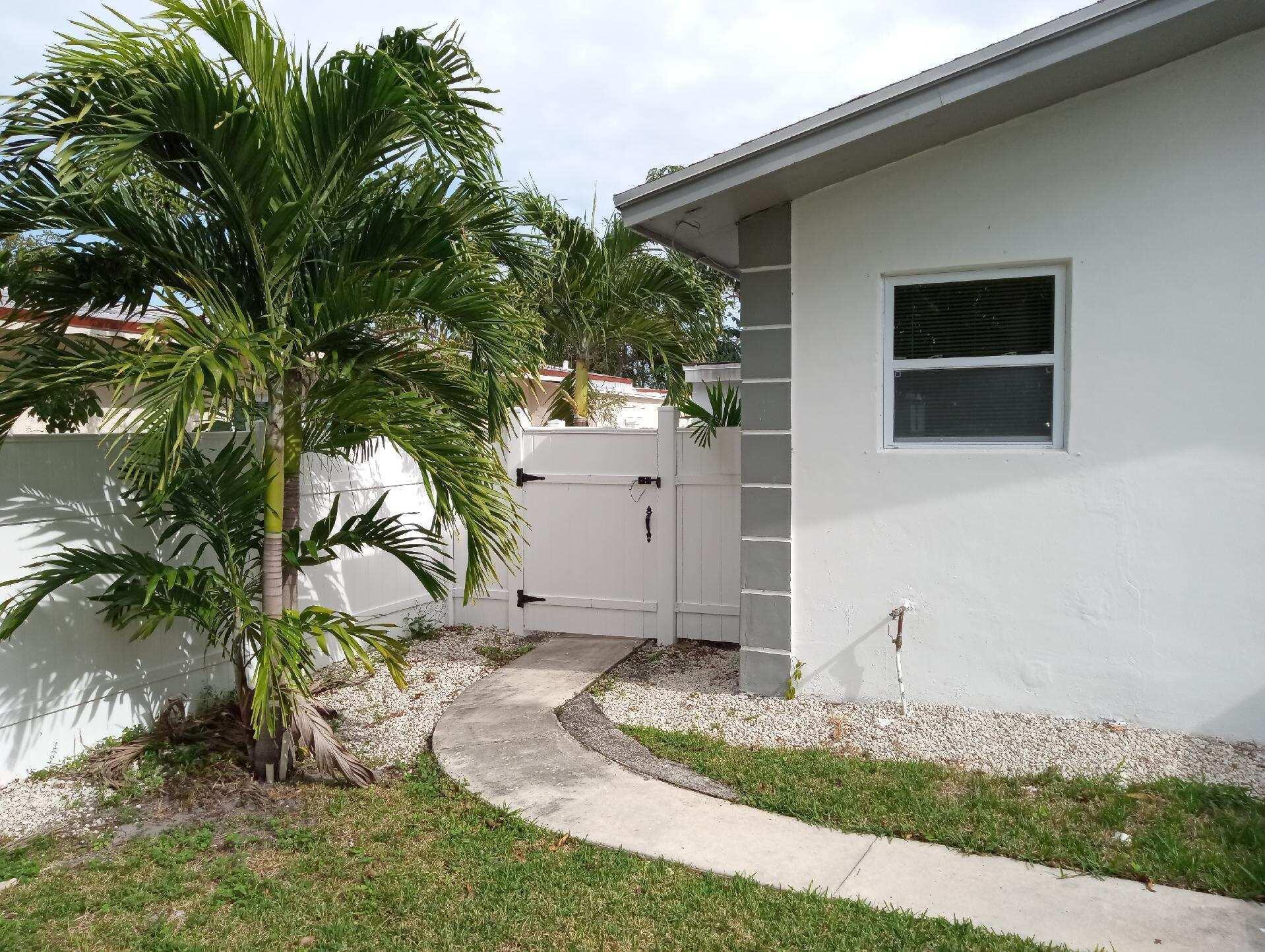 305 NW 4th Avenue