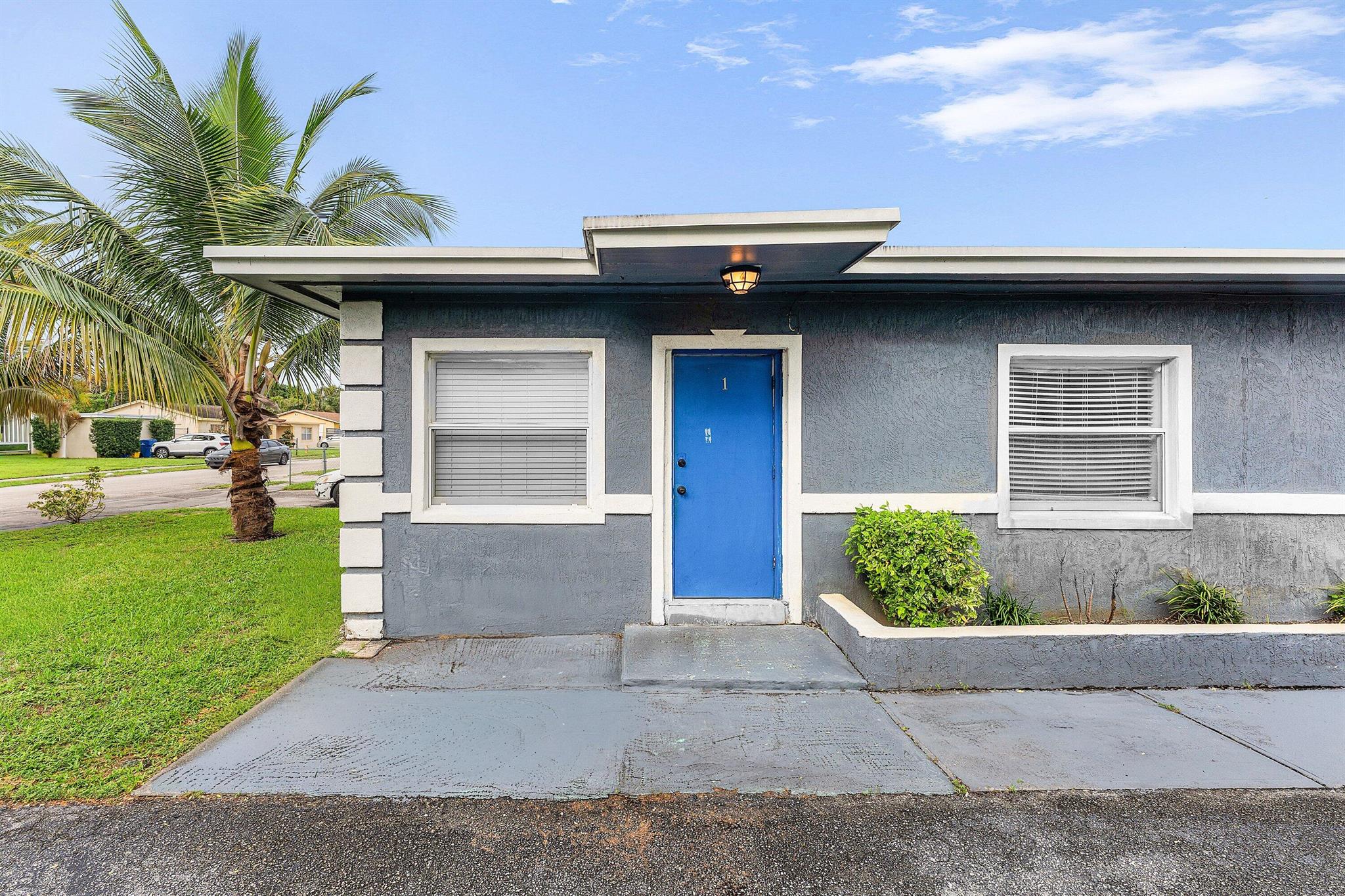 View photos, virtual tours, details... 112 W 34th Street 1