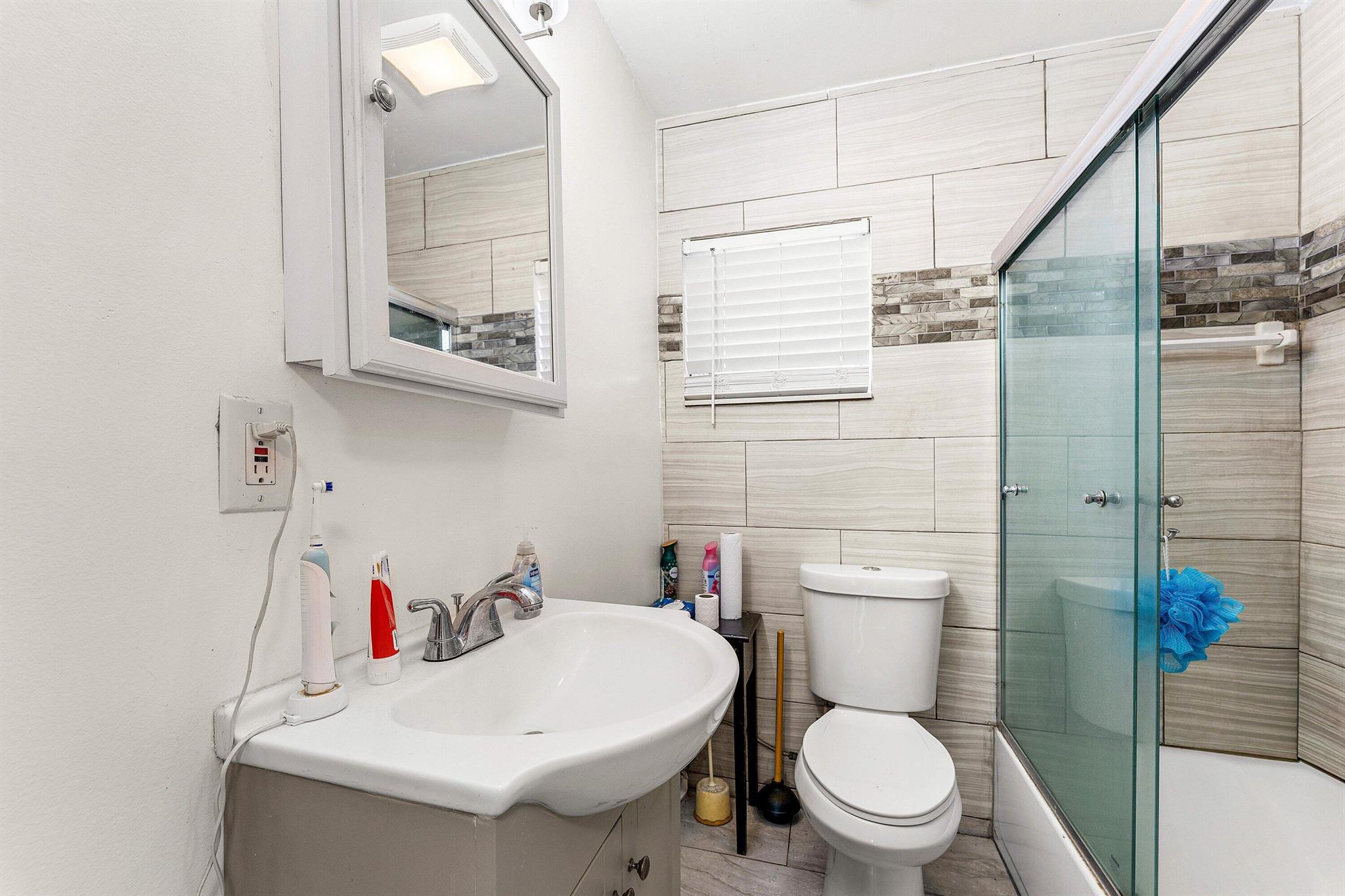 B AND G HOMES - Residential Income