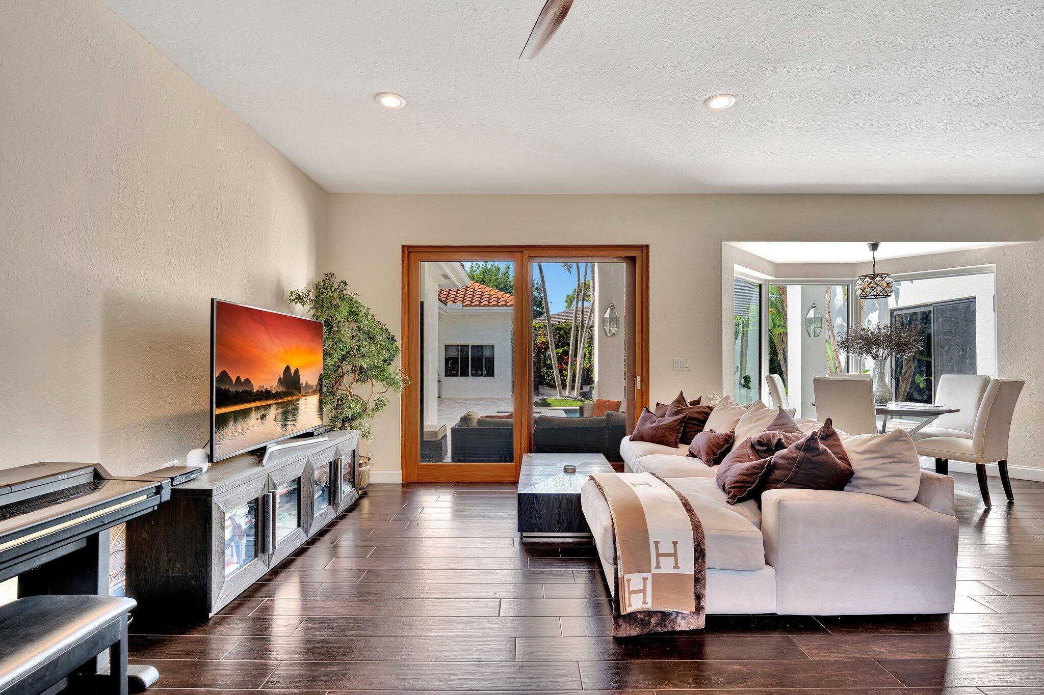 SEASONS - Residential