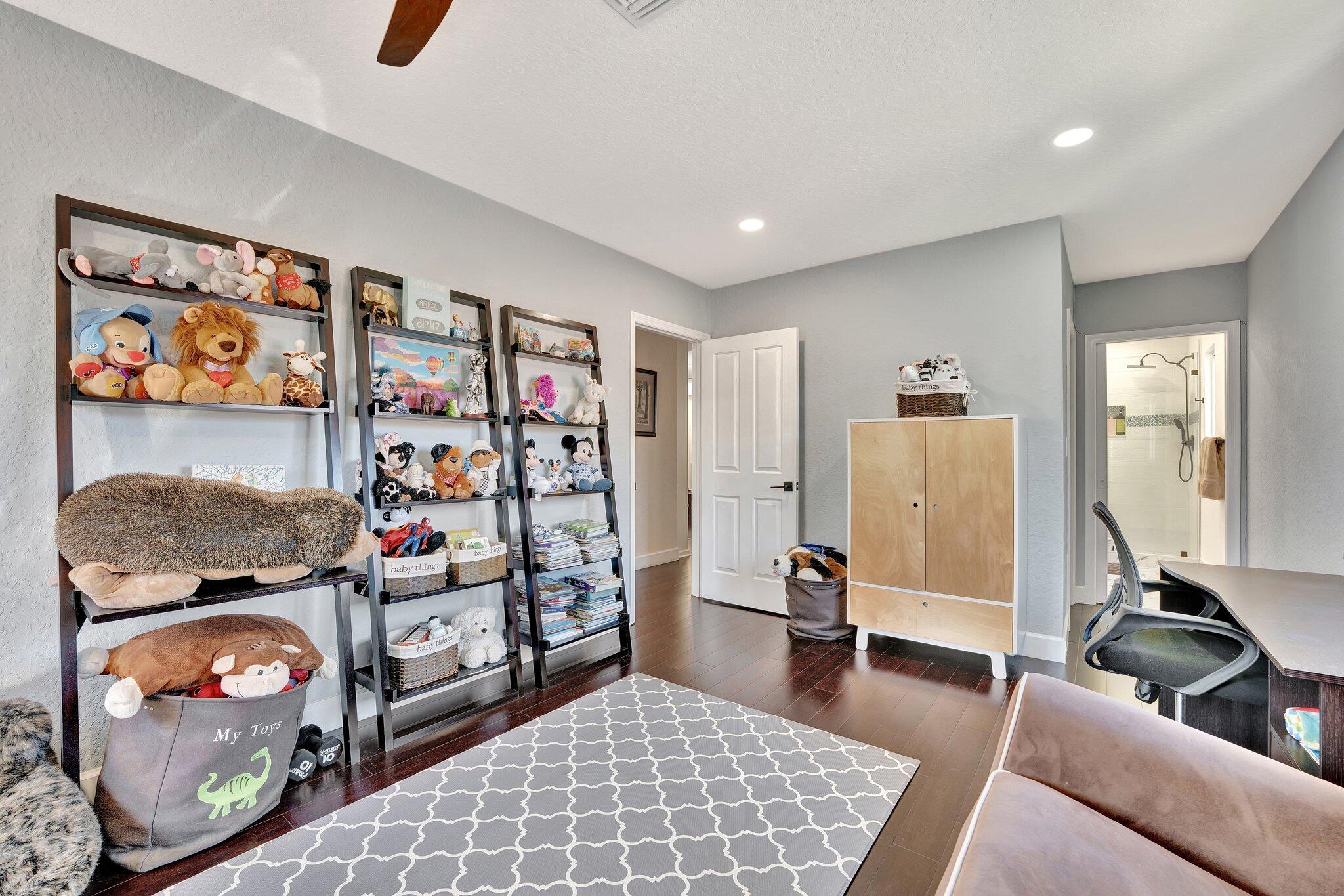 SEASONS - Residential