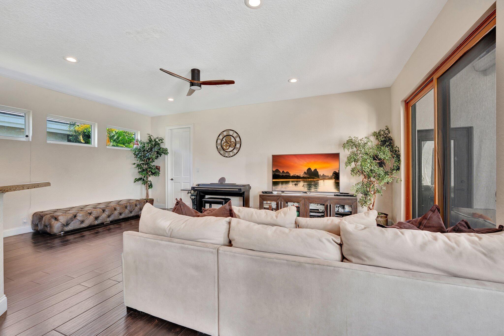 SEASONS - Residential