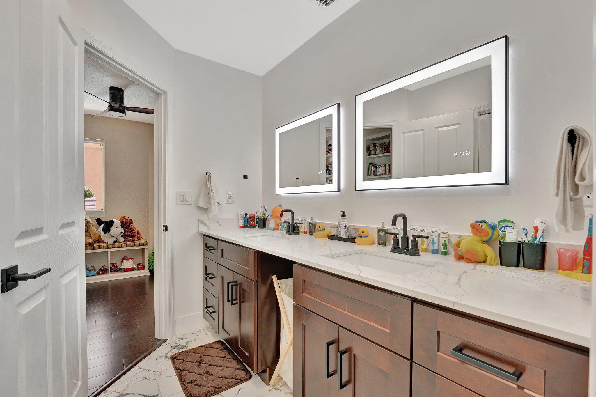 SEASONS - Residential