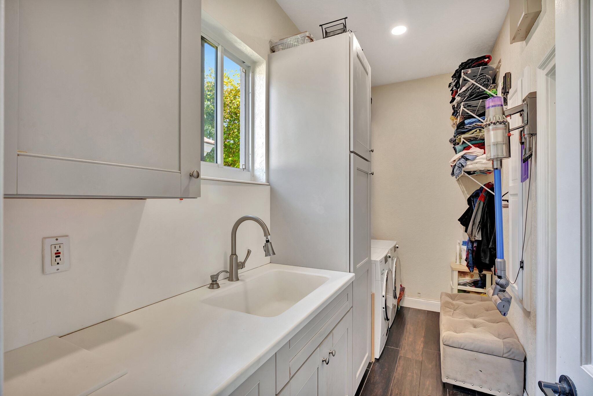 SEASONS - Residential