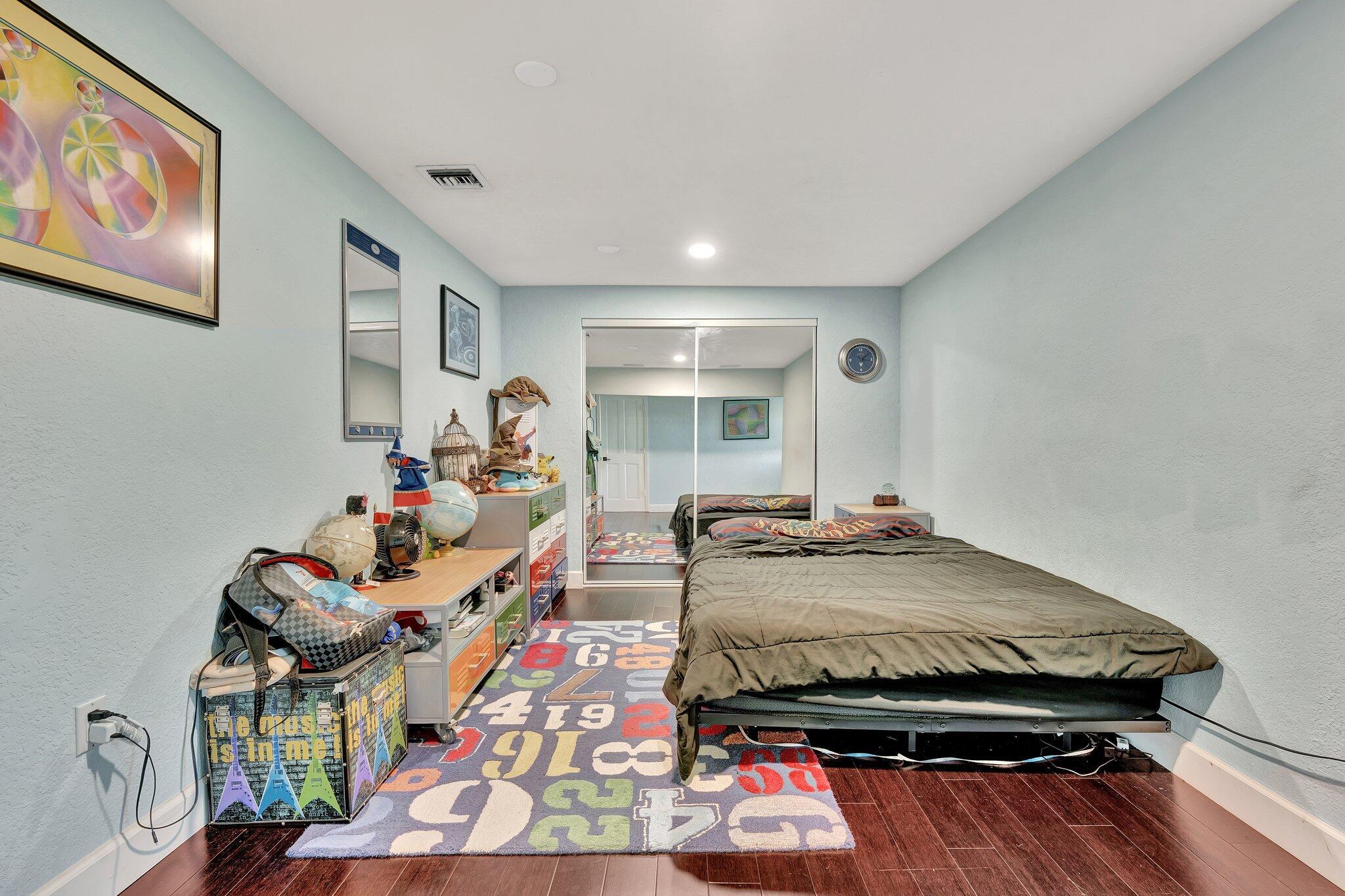 SEASONS - Residential