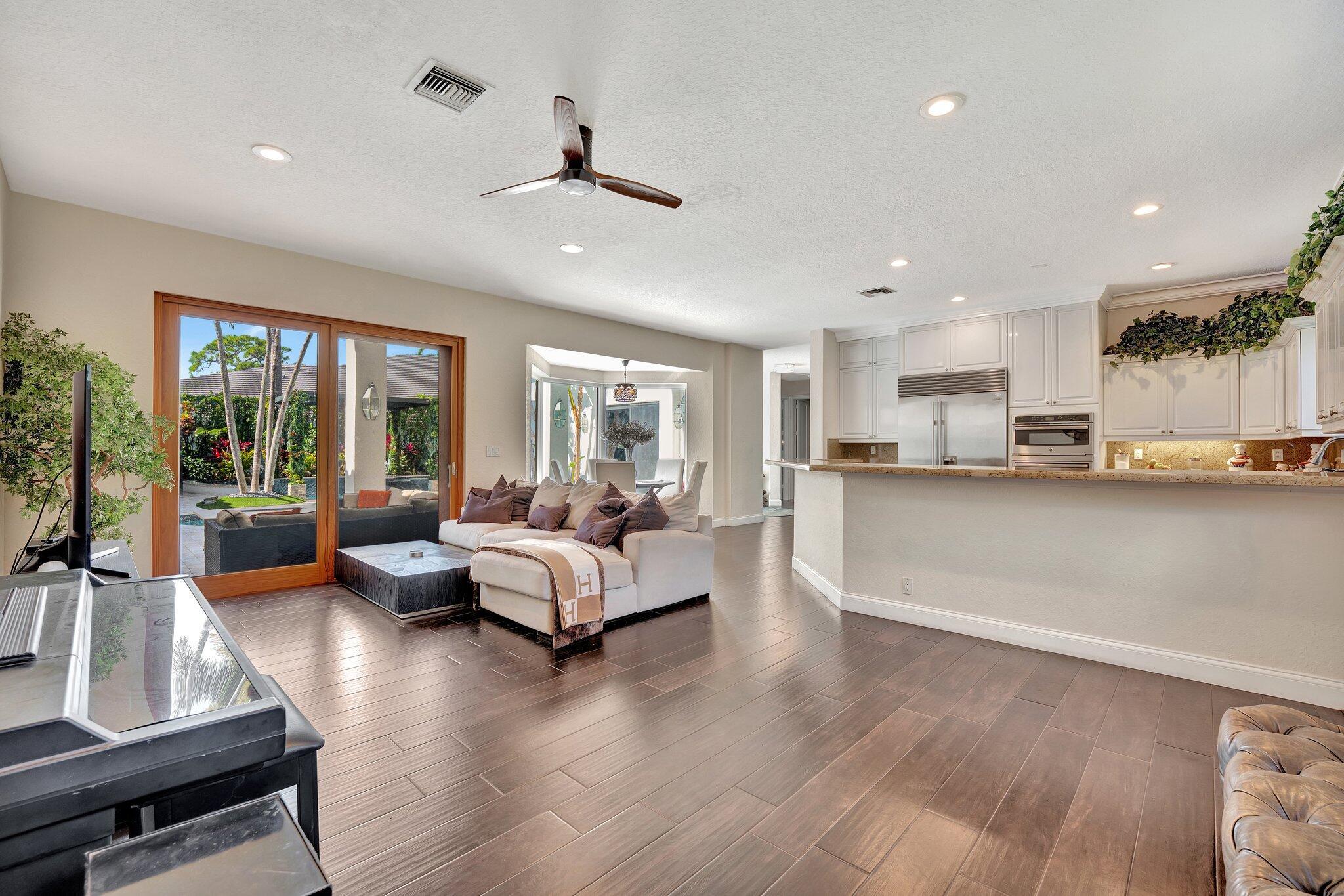 SEASONS - Residential