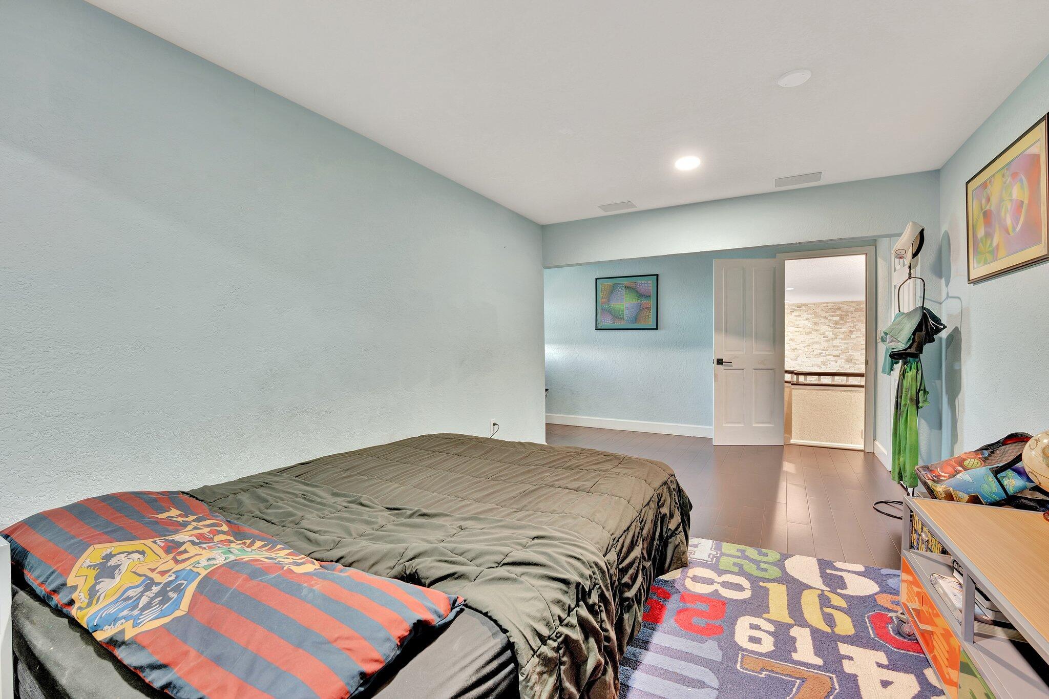 SEASONS - Residential