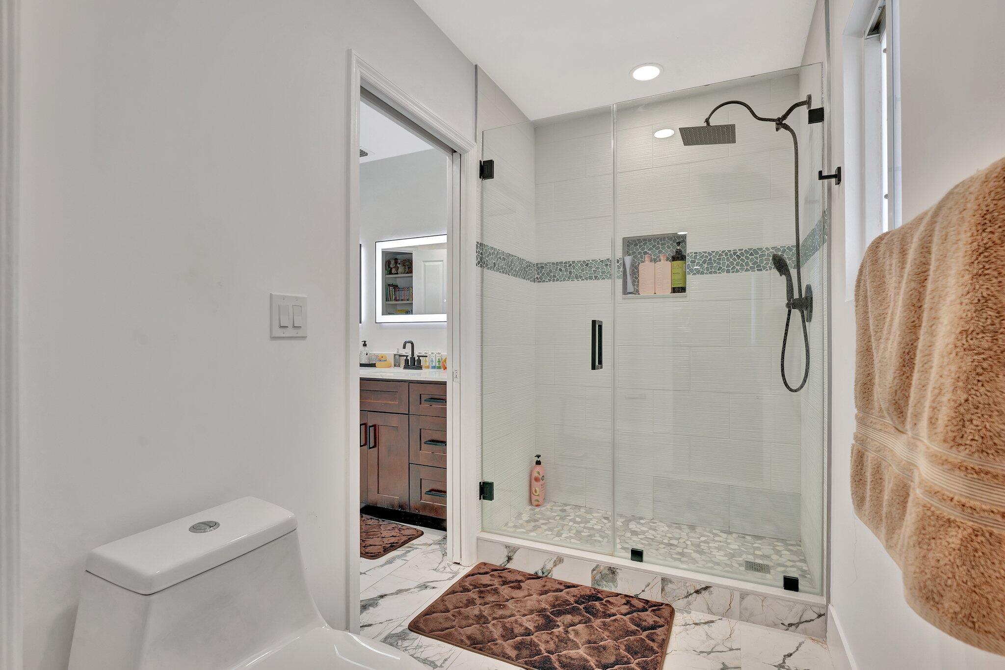 SEASONS - Residential