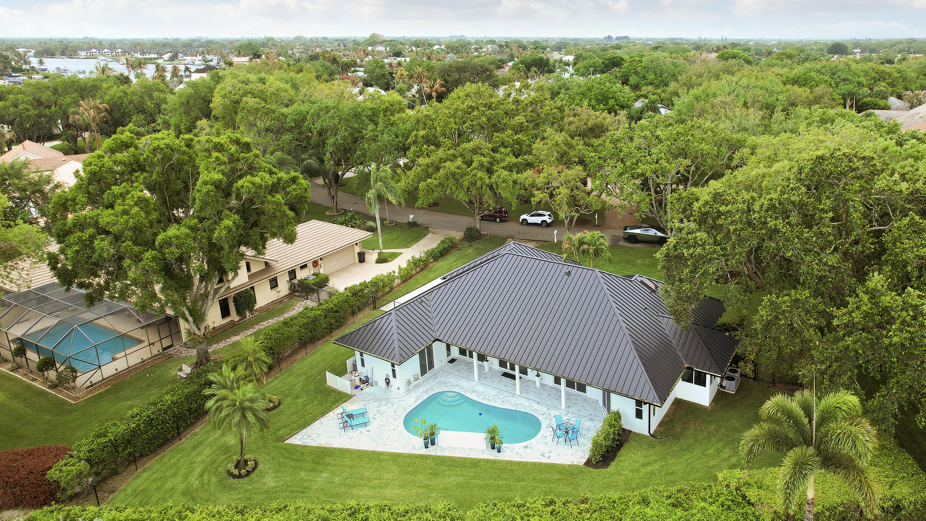 HERITAGE OAKS - Residential