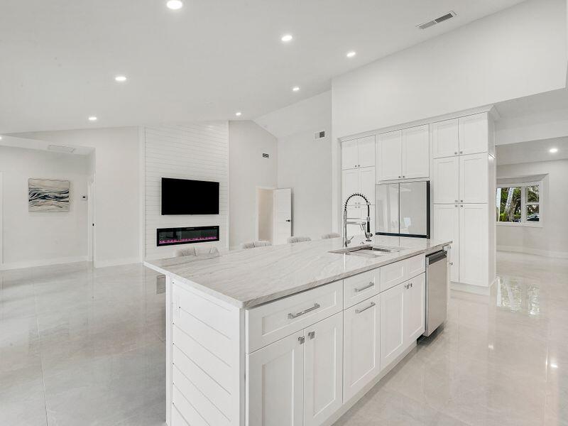 HERITAGE OAKS - Residential