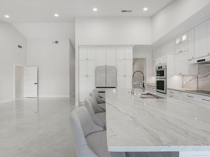 HERITAGE OAKS - Residential