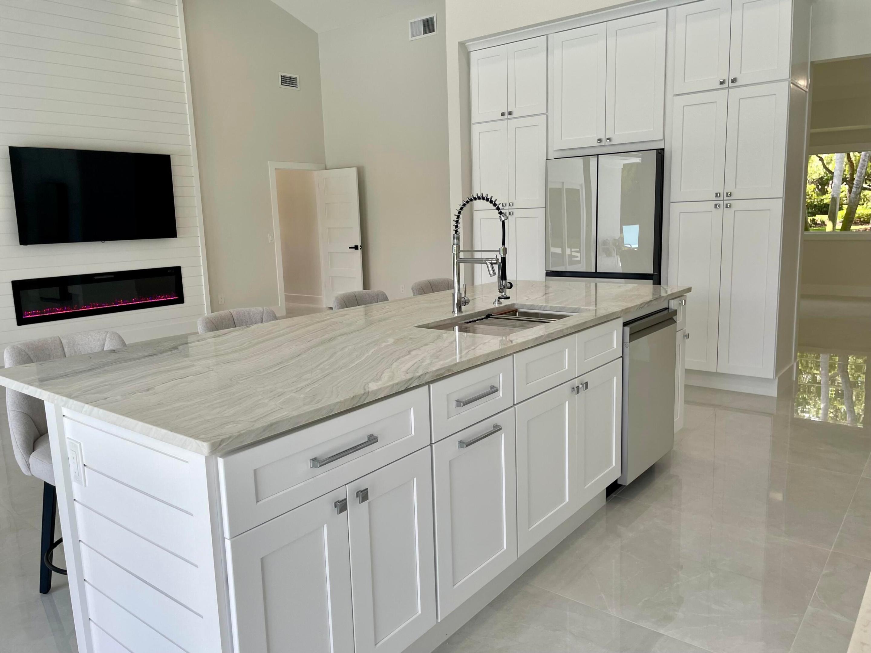HERITAGE OAKS - Residential
