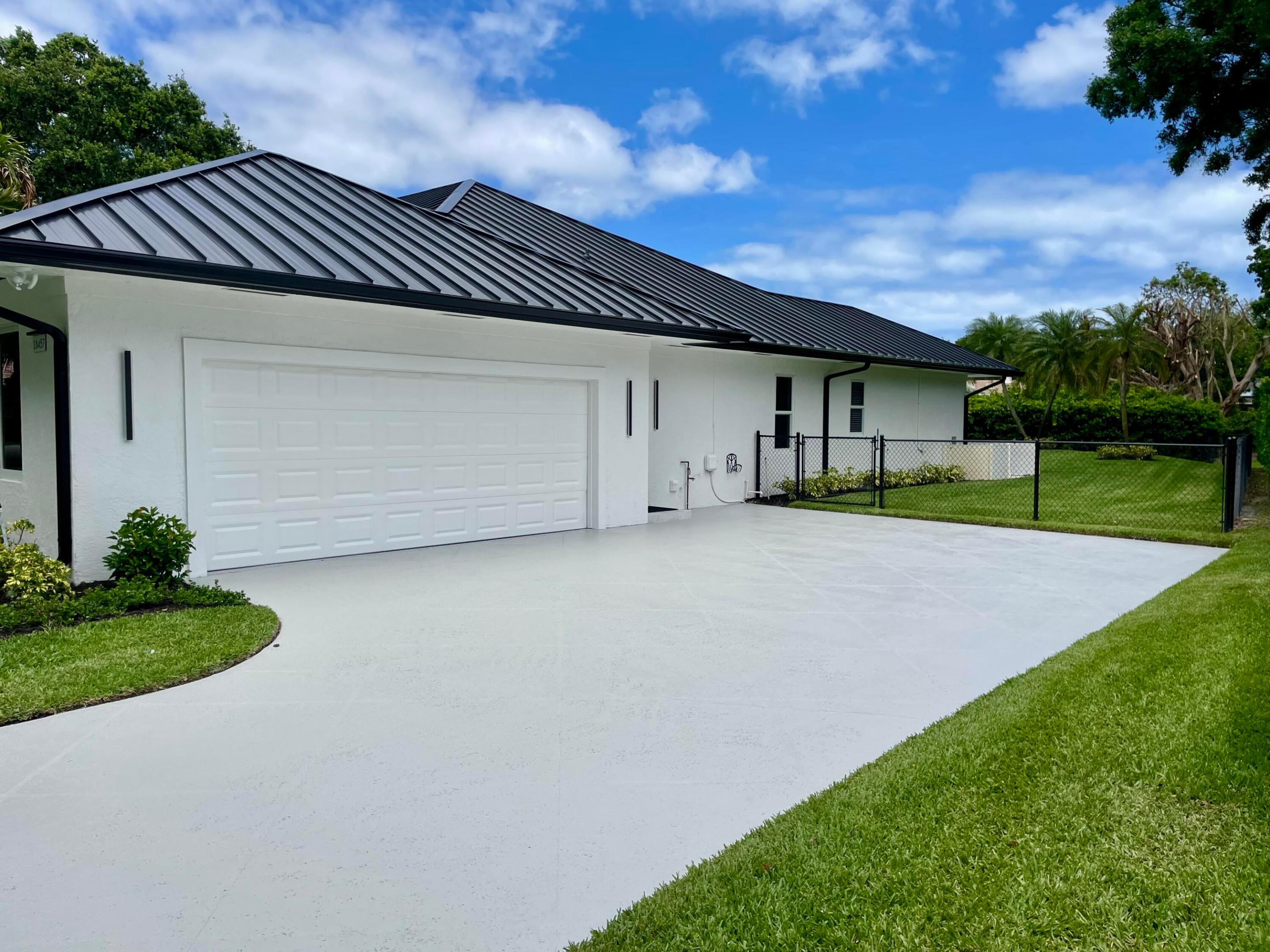 HERITAGE OAKS - Residential