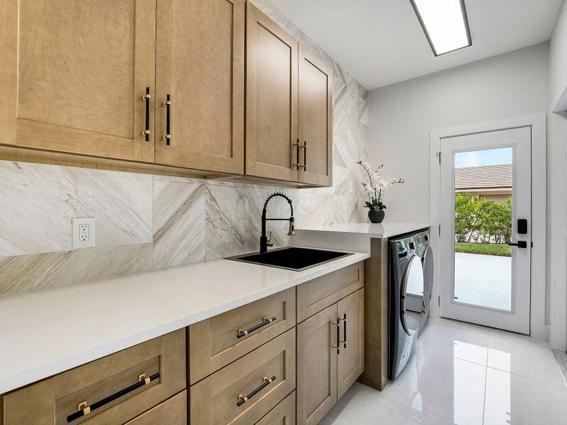 HERITAGE OAKS - Residential