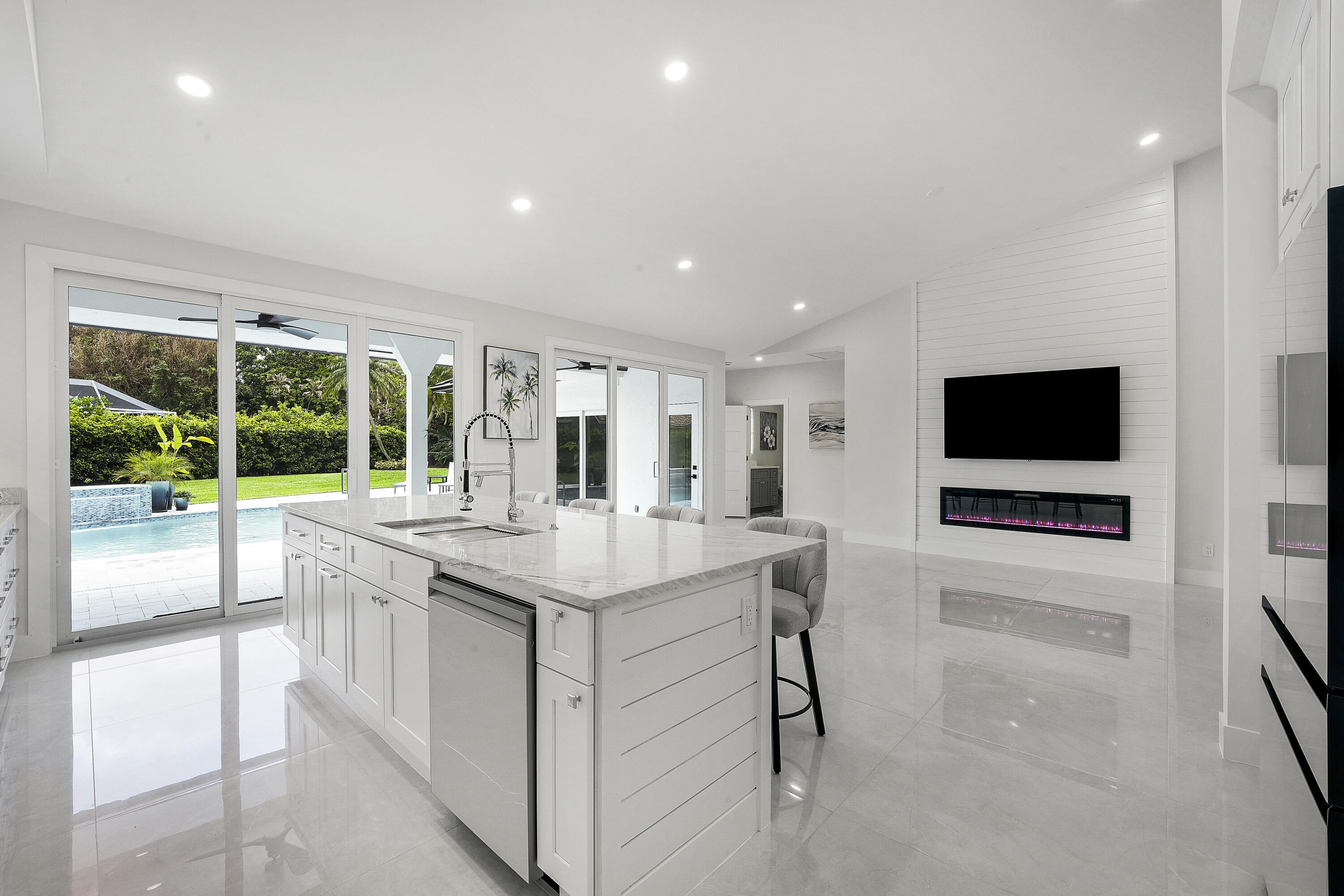 HERITAGE OAKS - Residential