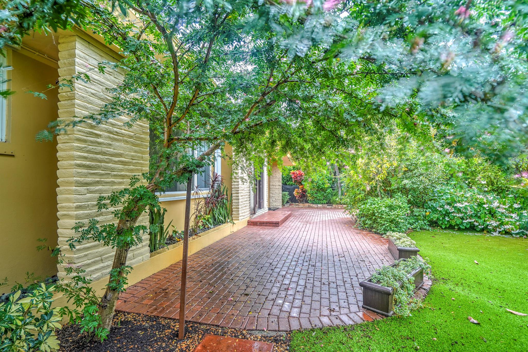 NORTH SHORE TERRACE 2 - Residential Lease