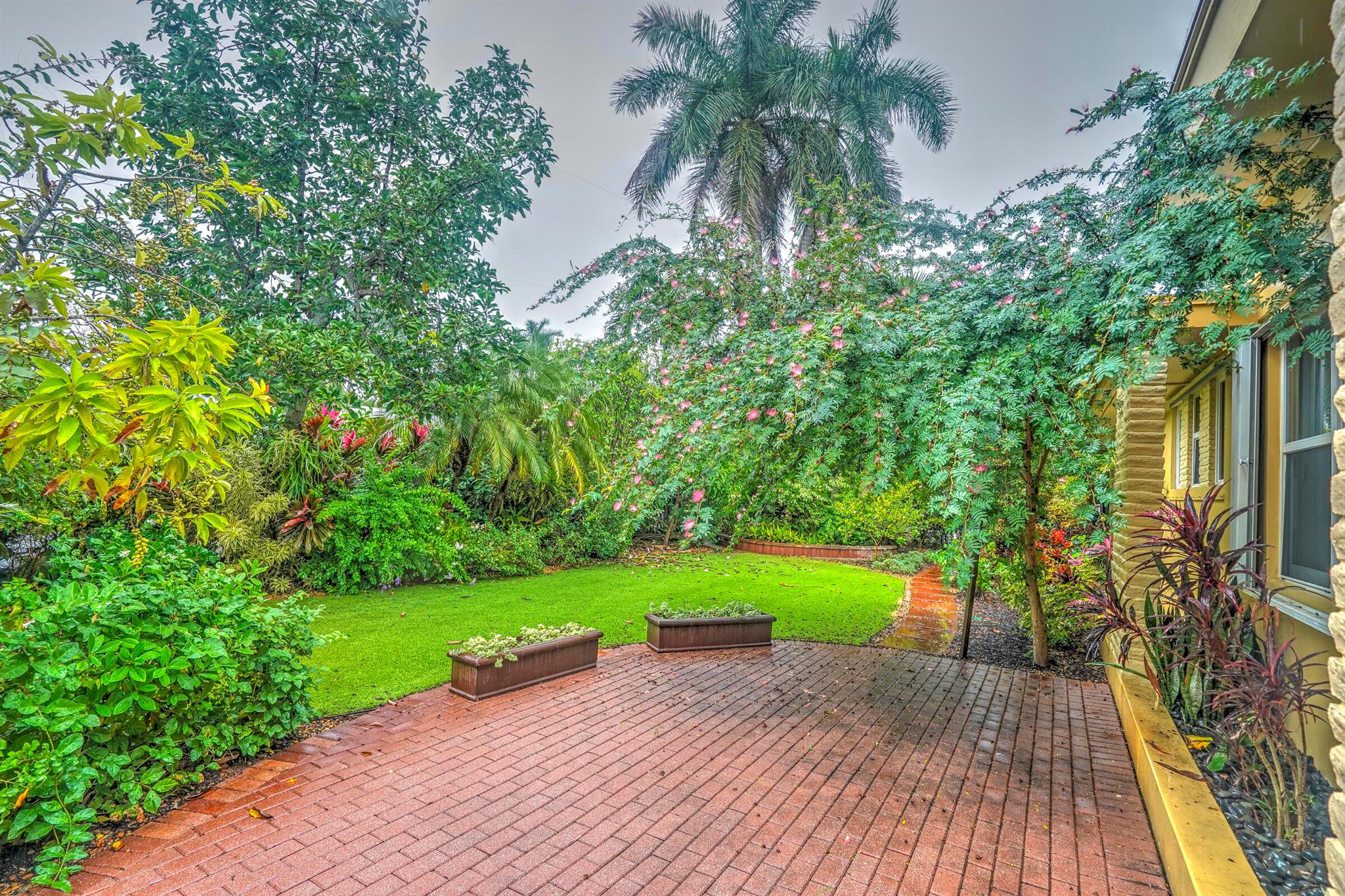 NORTH SHORE TERRACE 2 - Residential Lease