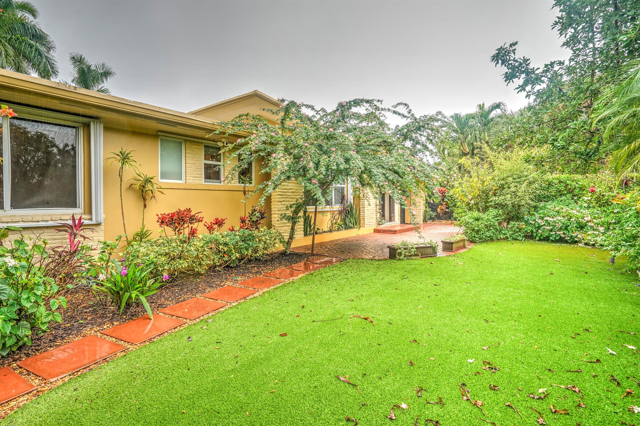 NORTH SHORE TERRACE 2 - Residential Lease