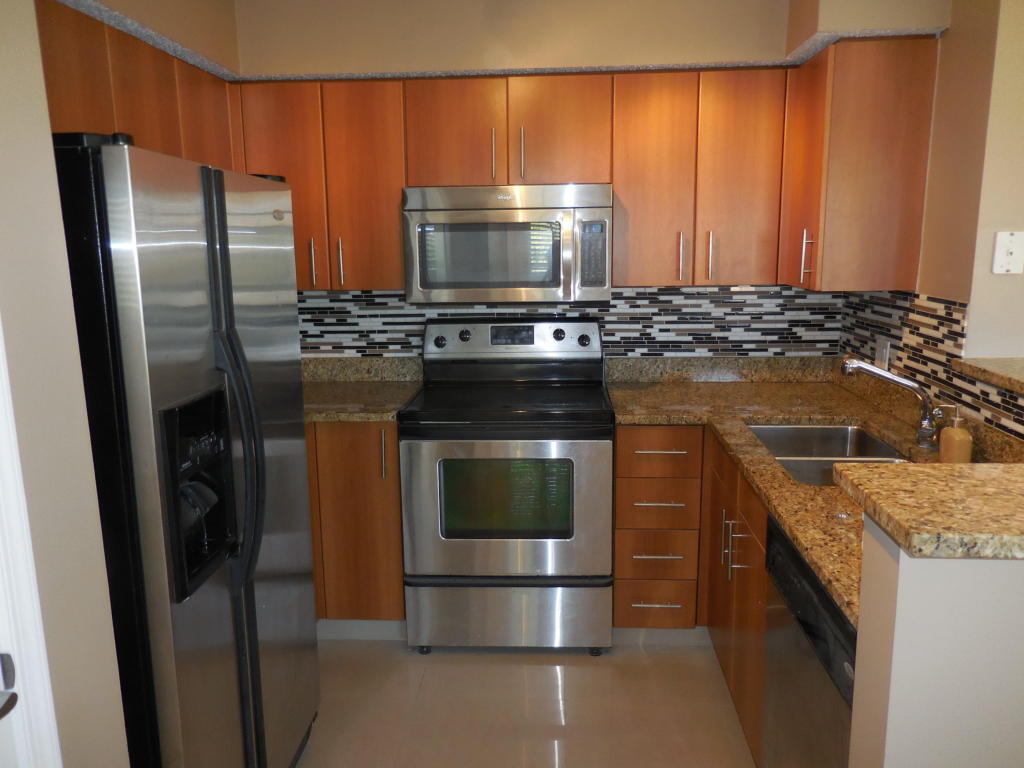 BAHIA AT DELRAY CONDO - Residential Lease