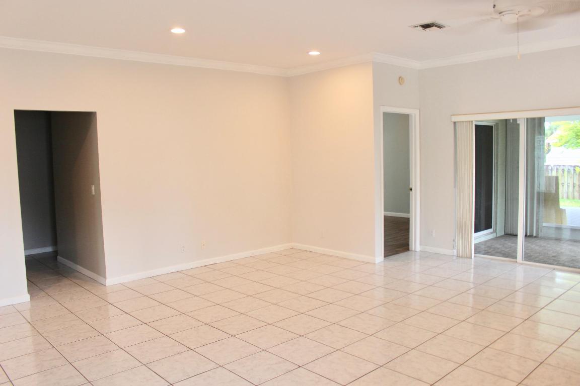 POINCIANA GARDENS - Residential Lease