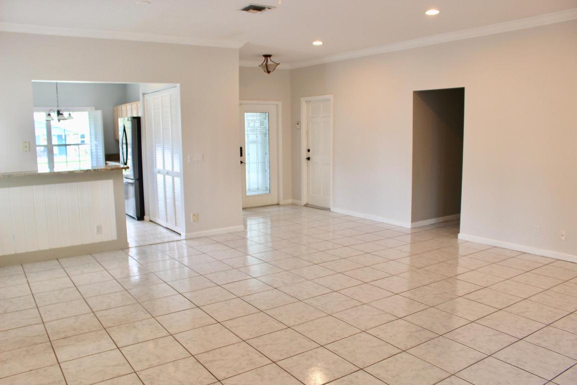 POINCIANA GARDENS - Residential Lease