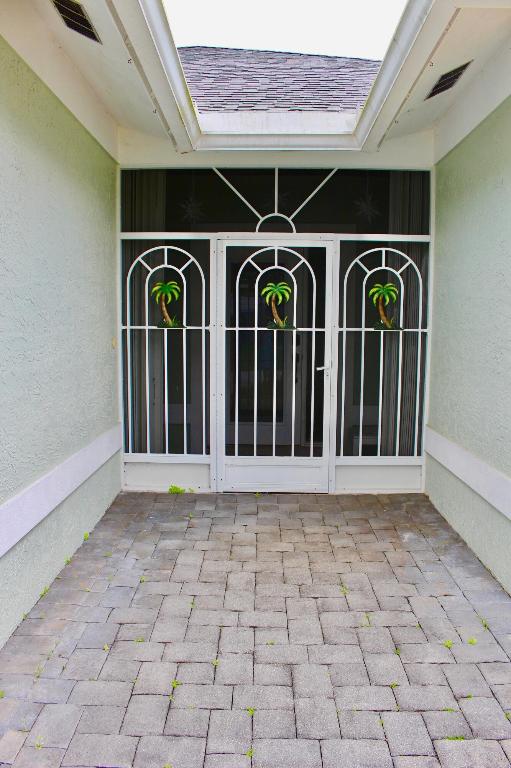 POINCIANA GARDENS - Residential Lease