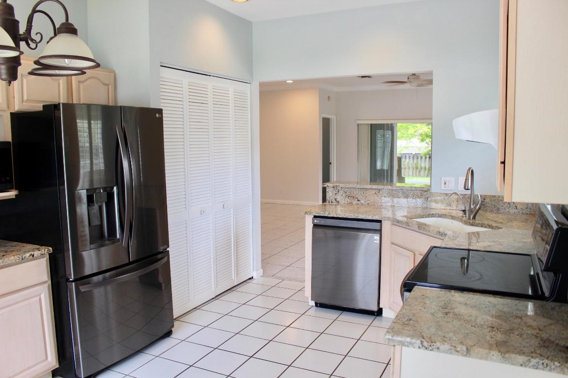 POINCIANA GARDENS - Residential Lease