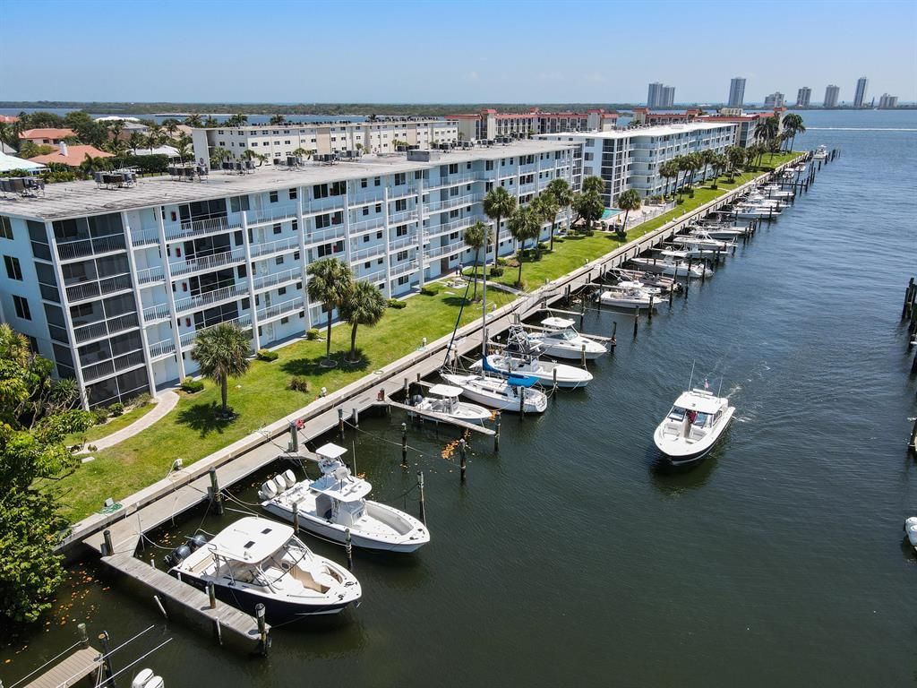 Photo of 108 Paradise Harbour Boulevard #201, North Palm Beach, FL 33408 (MLS # R10711400)