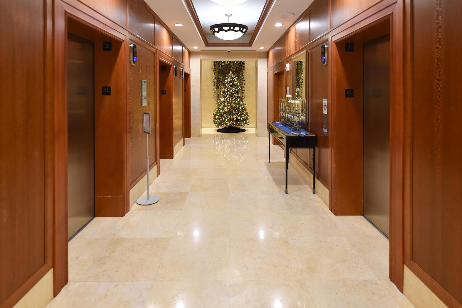 347 N New River Dr 2303