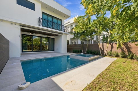 Tiny photo for 1015 NE 3rd Street, Fort Lauderdale, FL 33301 (MLS # B26088859)