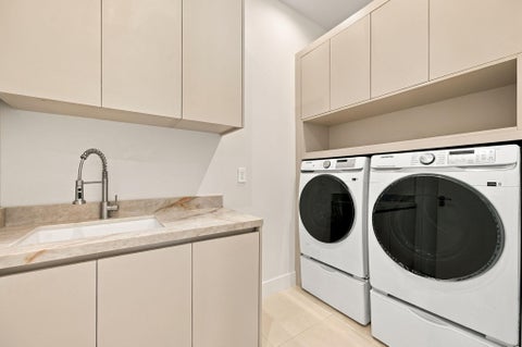 Tiny photo for 1015 NE 3rd Street, Fort Lauderdale, FL 33301 (MLS # B26088859)