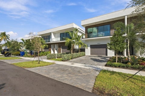 Photo of 1015 NE 3rd Street, Fort Lauderdale, FL 33301 (MLS # B26088859)
