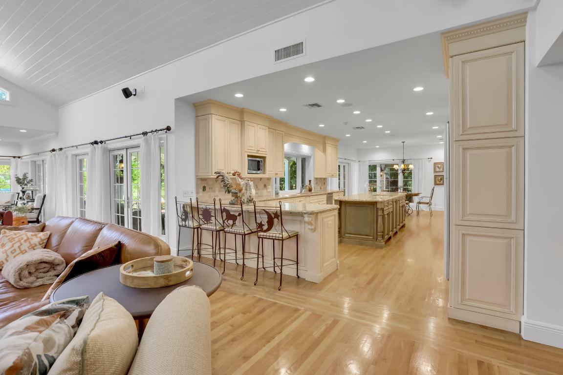 BOCA RATON BATH & TENNIS CLUB - Residential