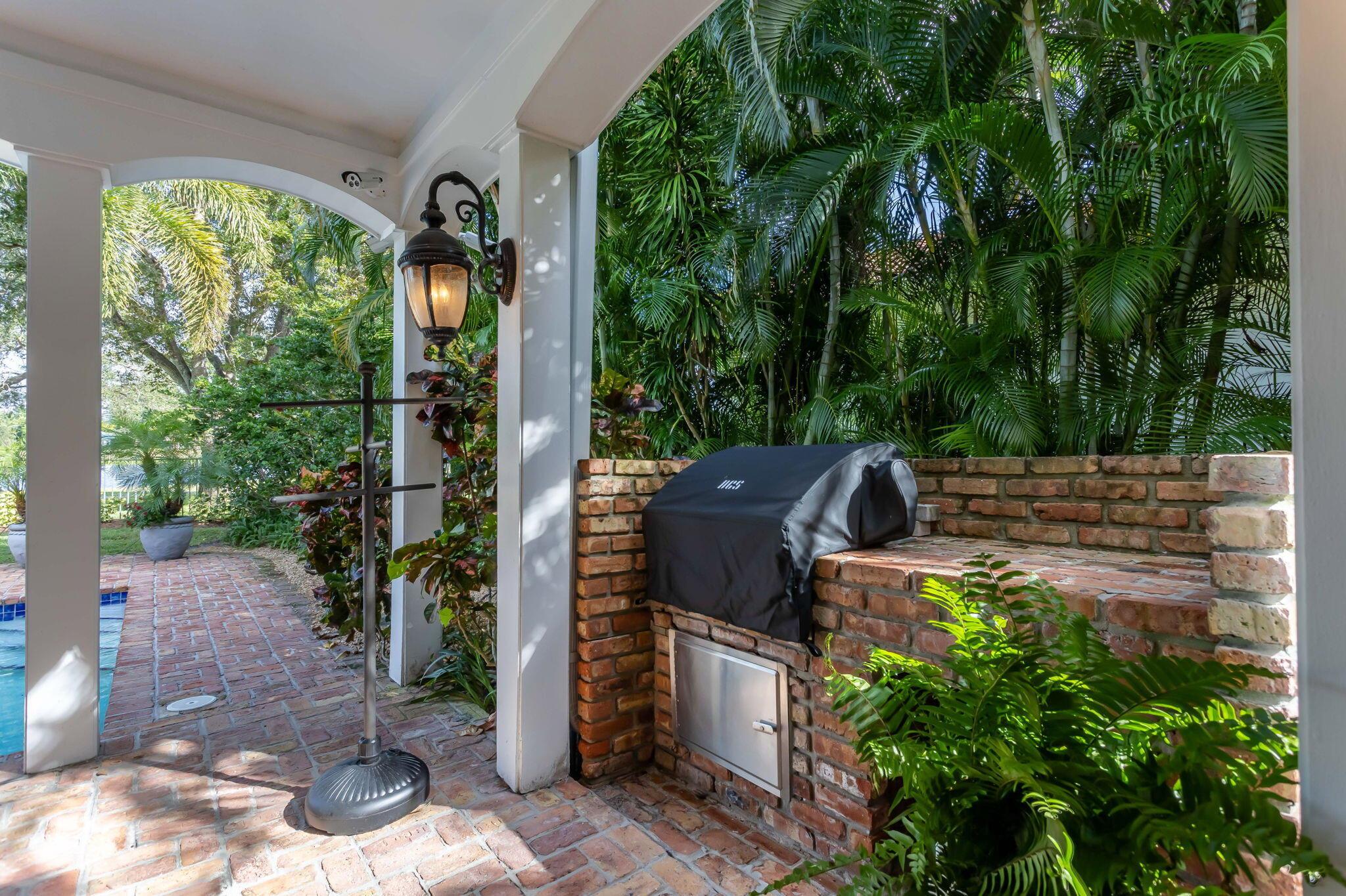 BOCA RATON BATH & TENNIS - Residential