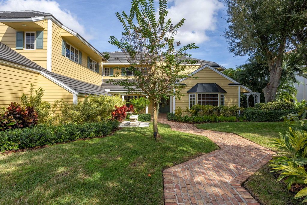 Photo of 2883 Banyan Boulevard Circle NW, Boca Raton, FL 33431 (MLS # R11146242)