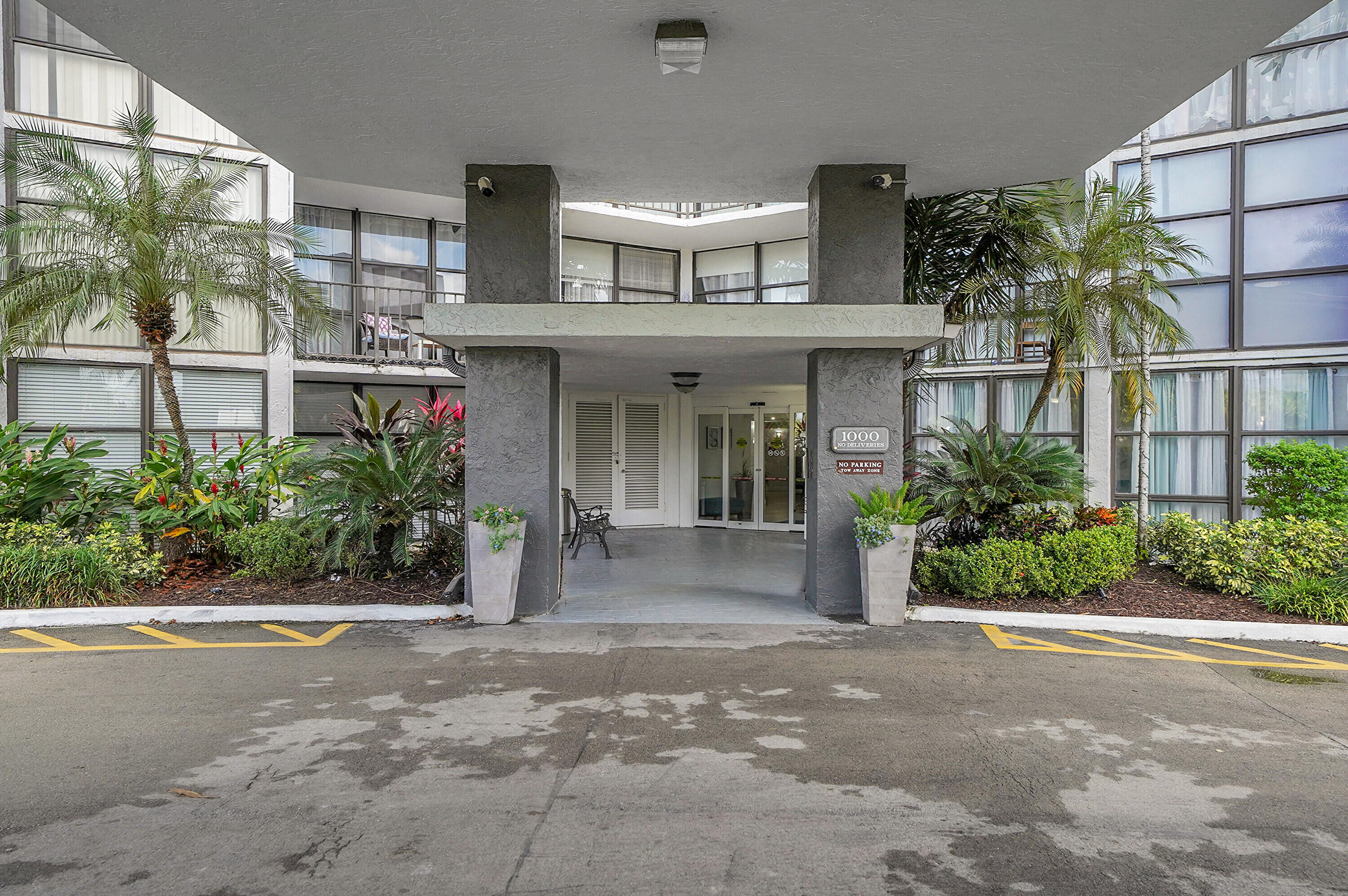 1000 Parkview Drive 306, Hallandale Beach FL 33009