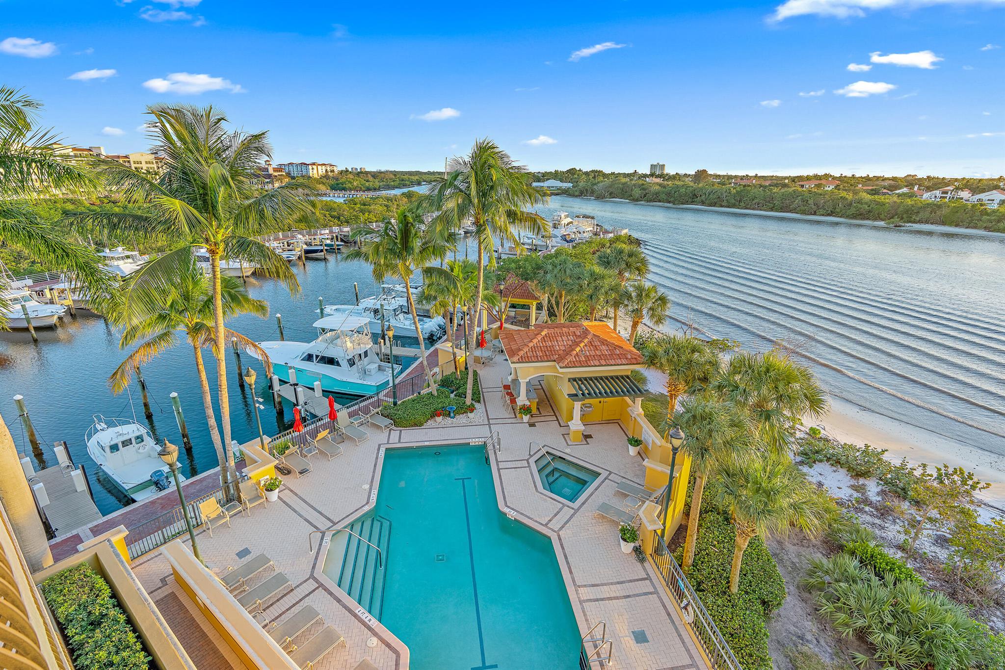 JUPITER YACHT CLUB - Residential