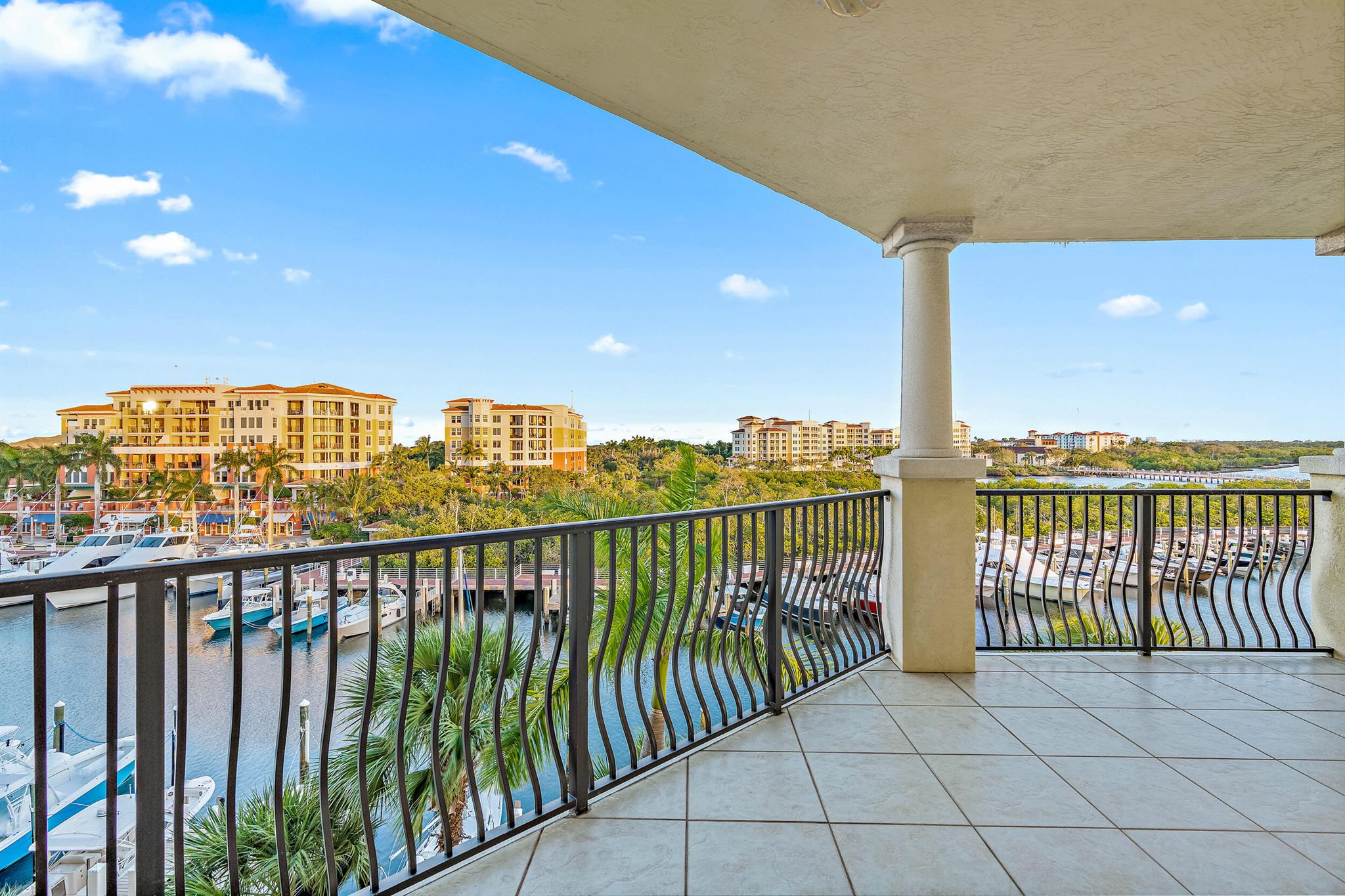 JUPITER YACHT CLUB - Residential