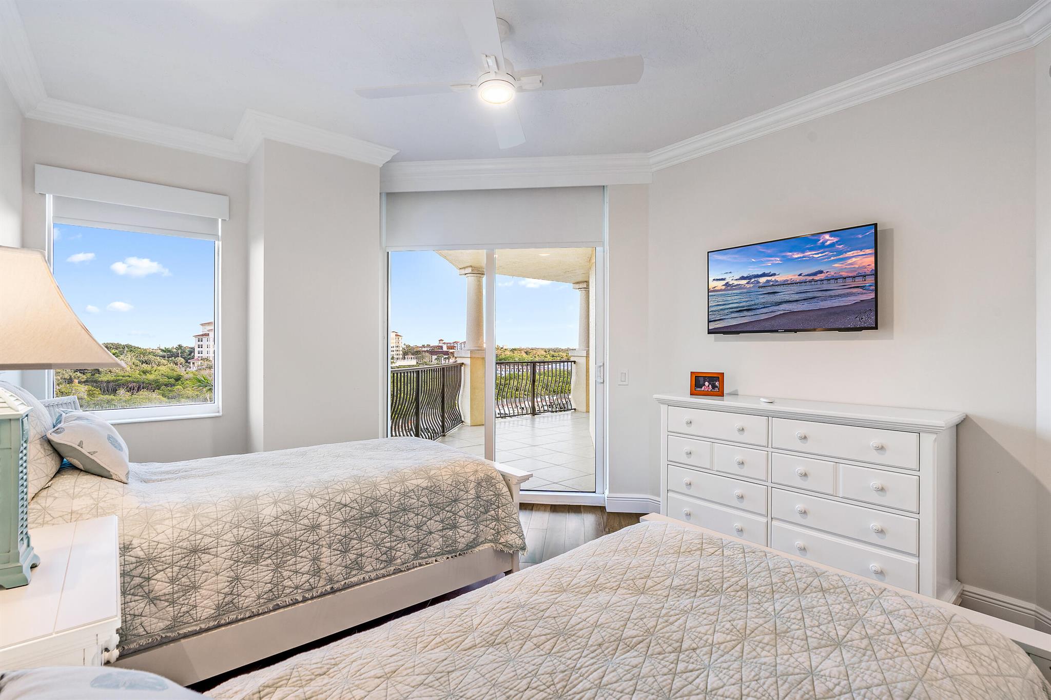 JUPITER YACHT CLUB - Residential