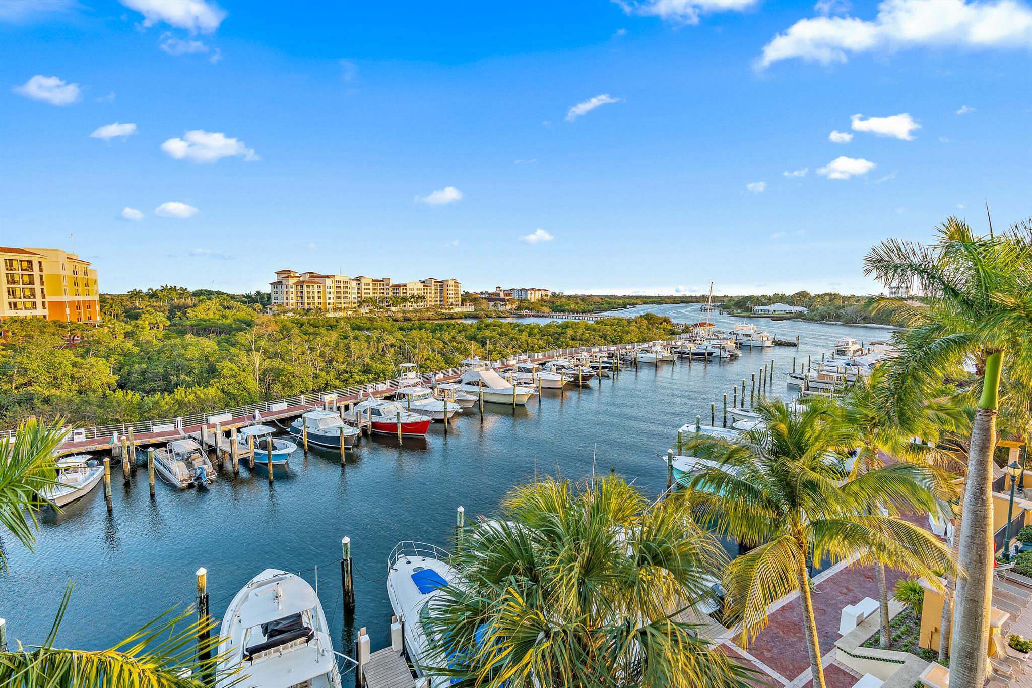 JUPITER YACHT CLUB - Residential