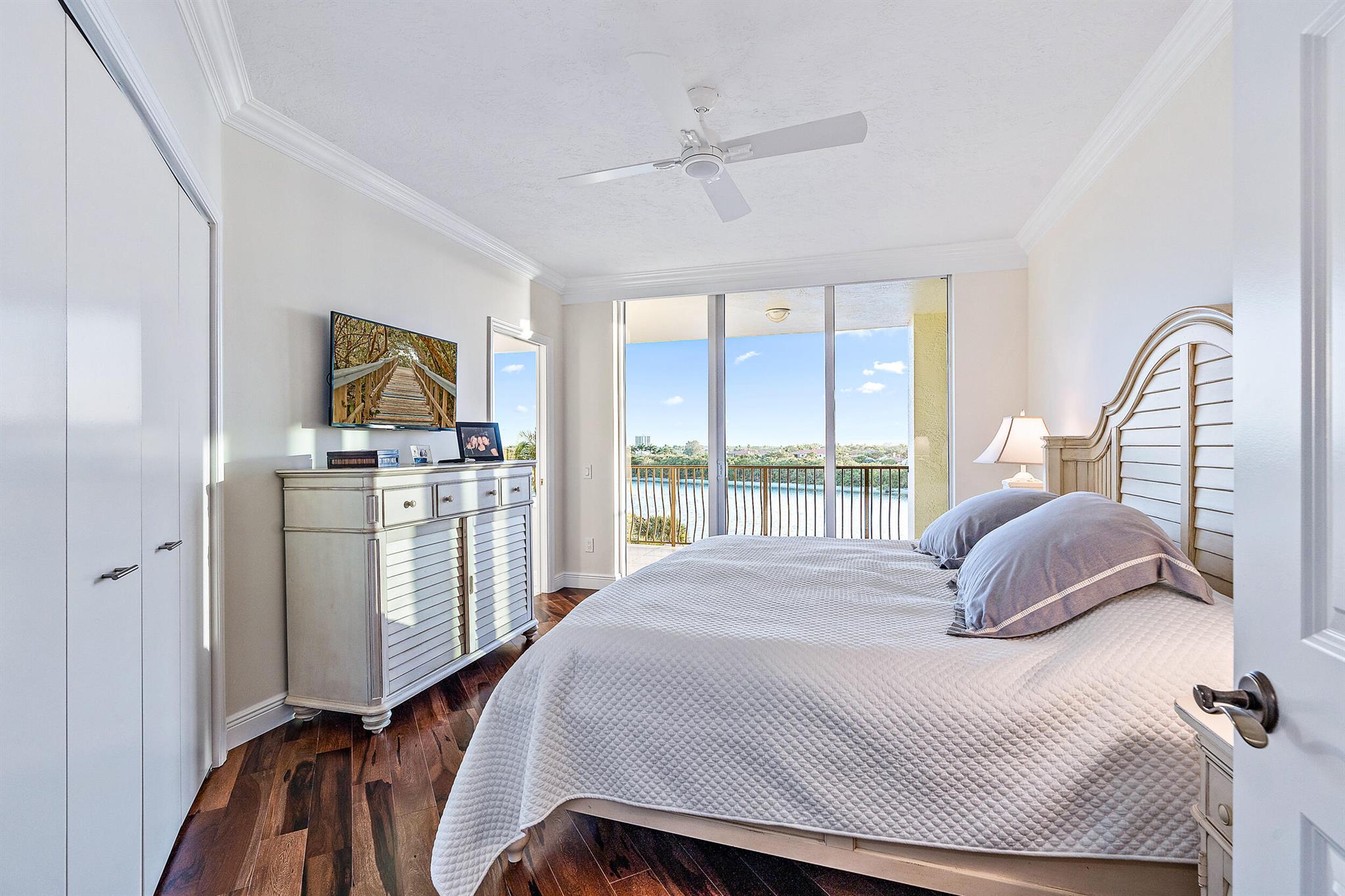 JUPITER YACHT CLUB - Residential