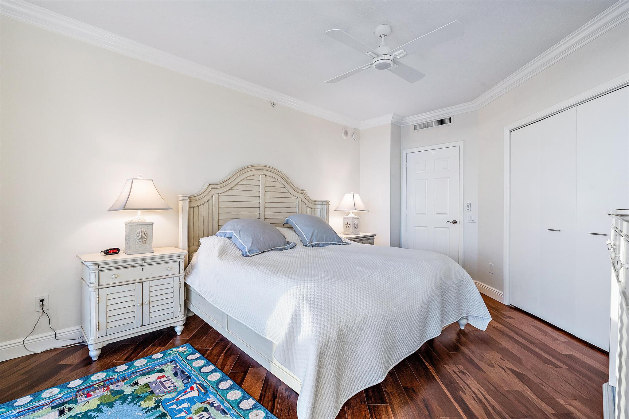 JUPITER YACHT CLUB - Residential