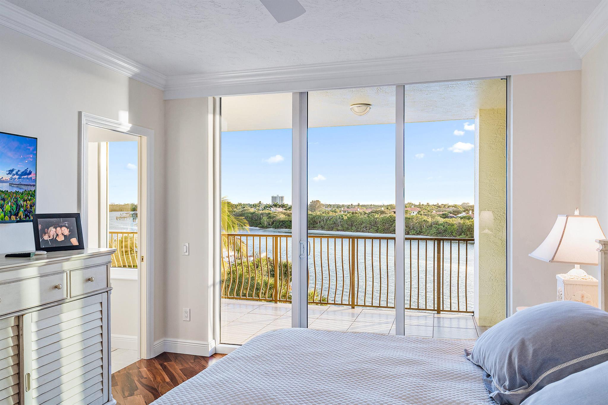 JUPITER YACHT CLUB - Residential