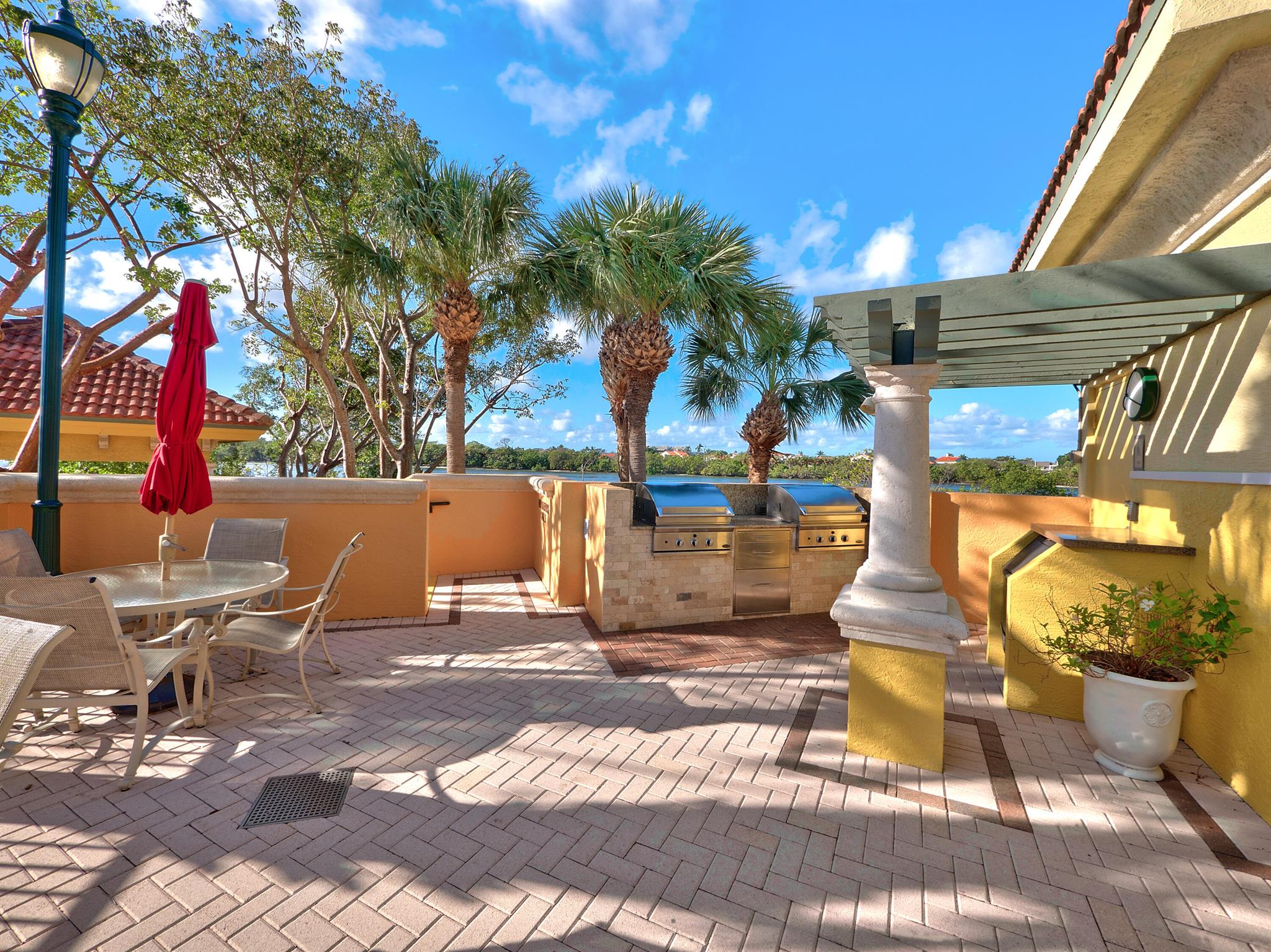 JUPITER YACHT CLUB - Residential