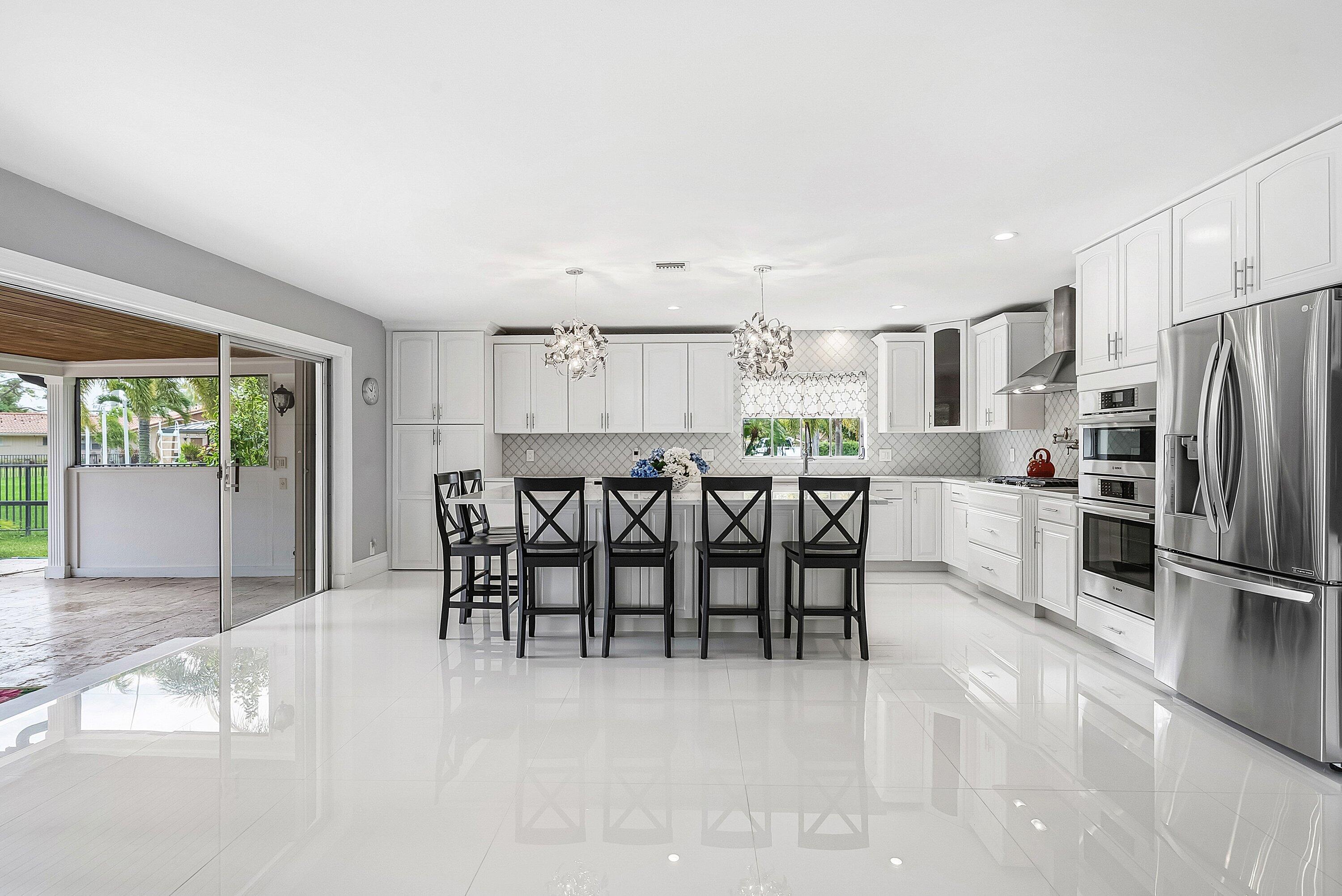 ATLANTIS 1 CITY Of - Residential Lease