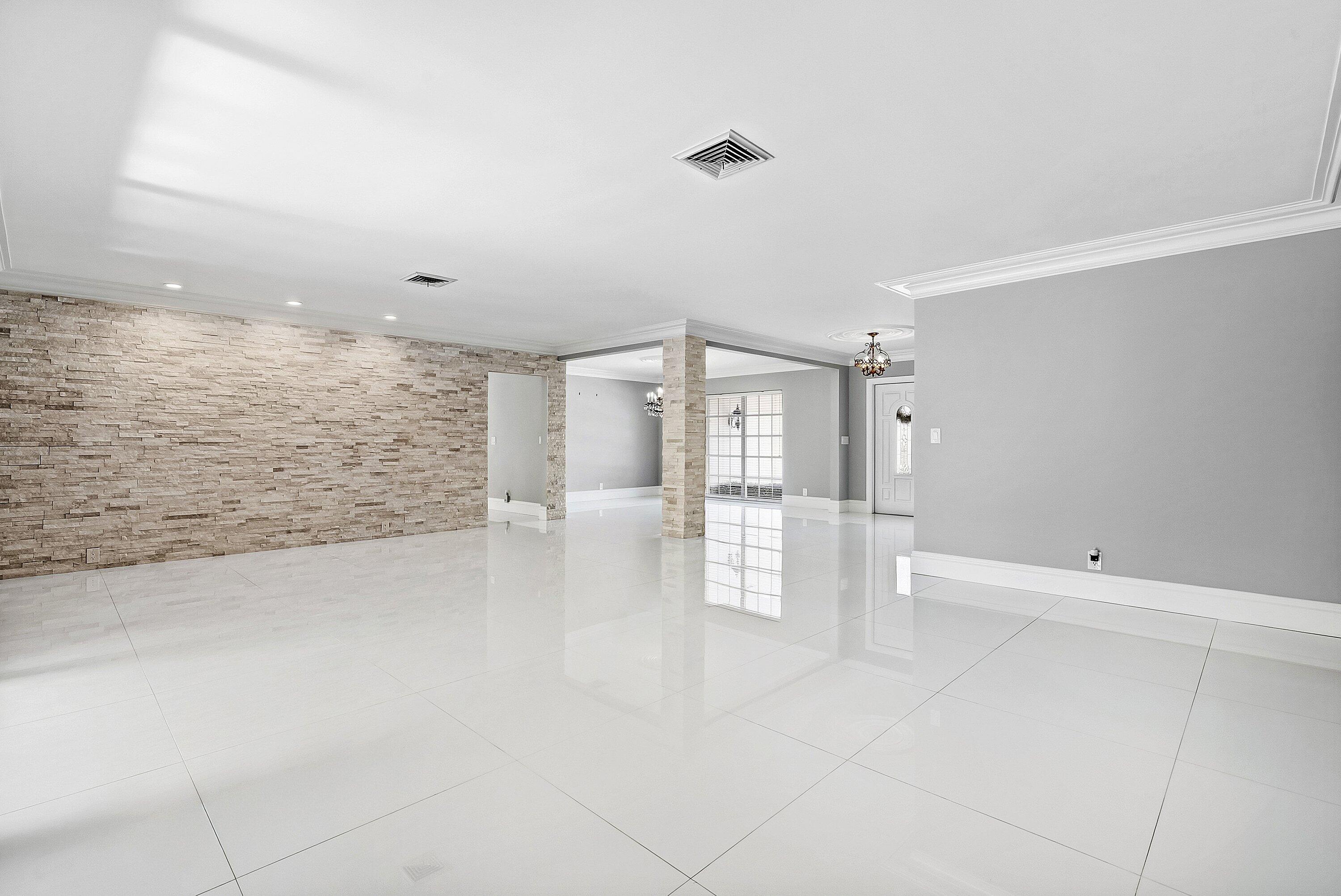 ATLANTIS 1 CITY Of - Residential Lease