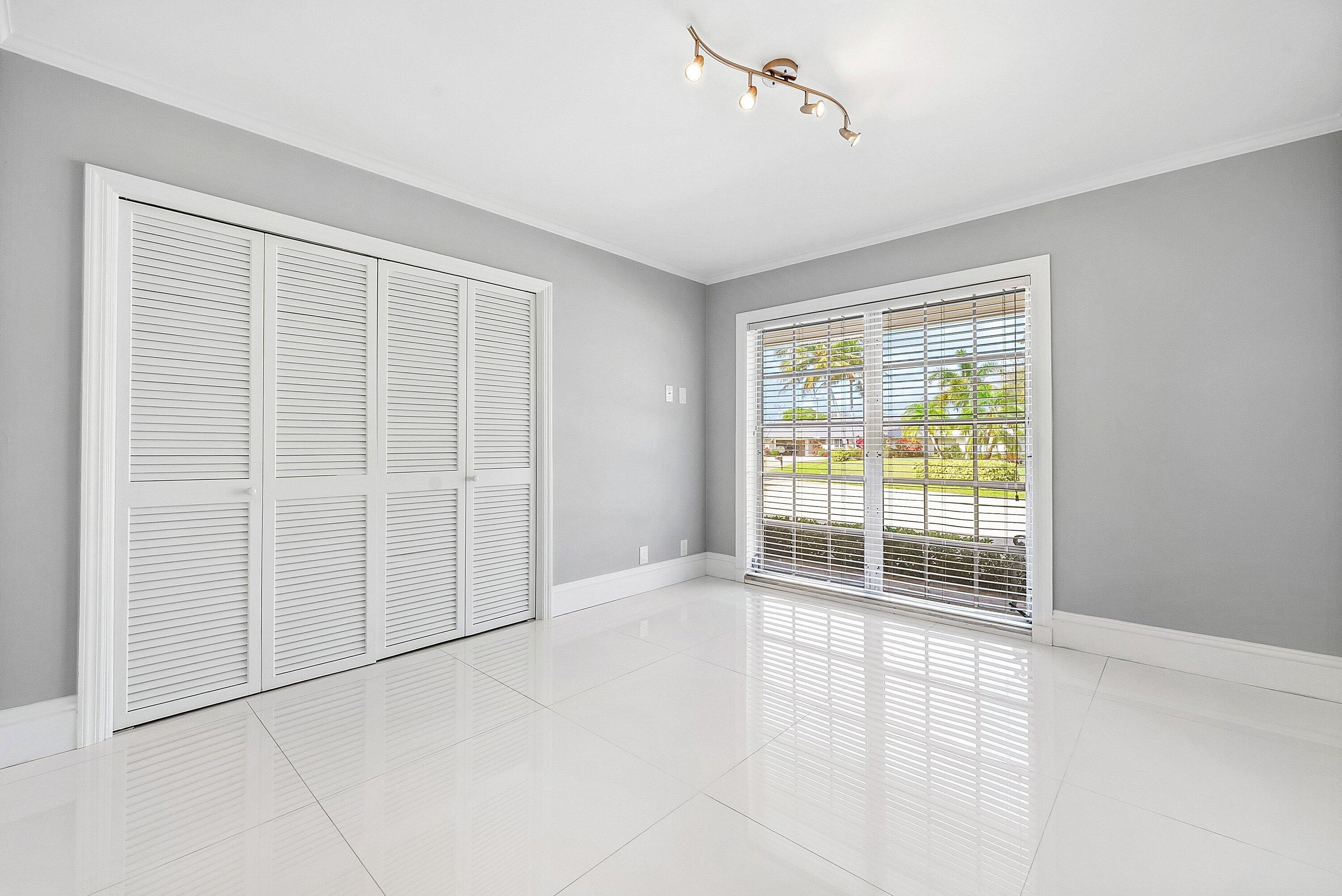 ATLANTIS 1 CITY Of - Residential Lease