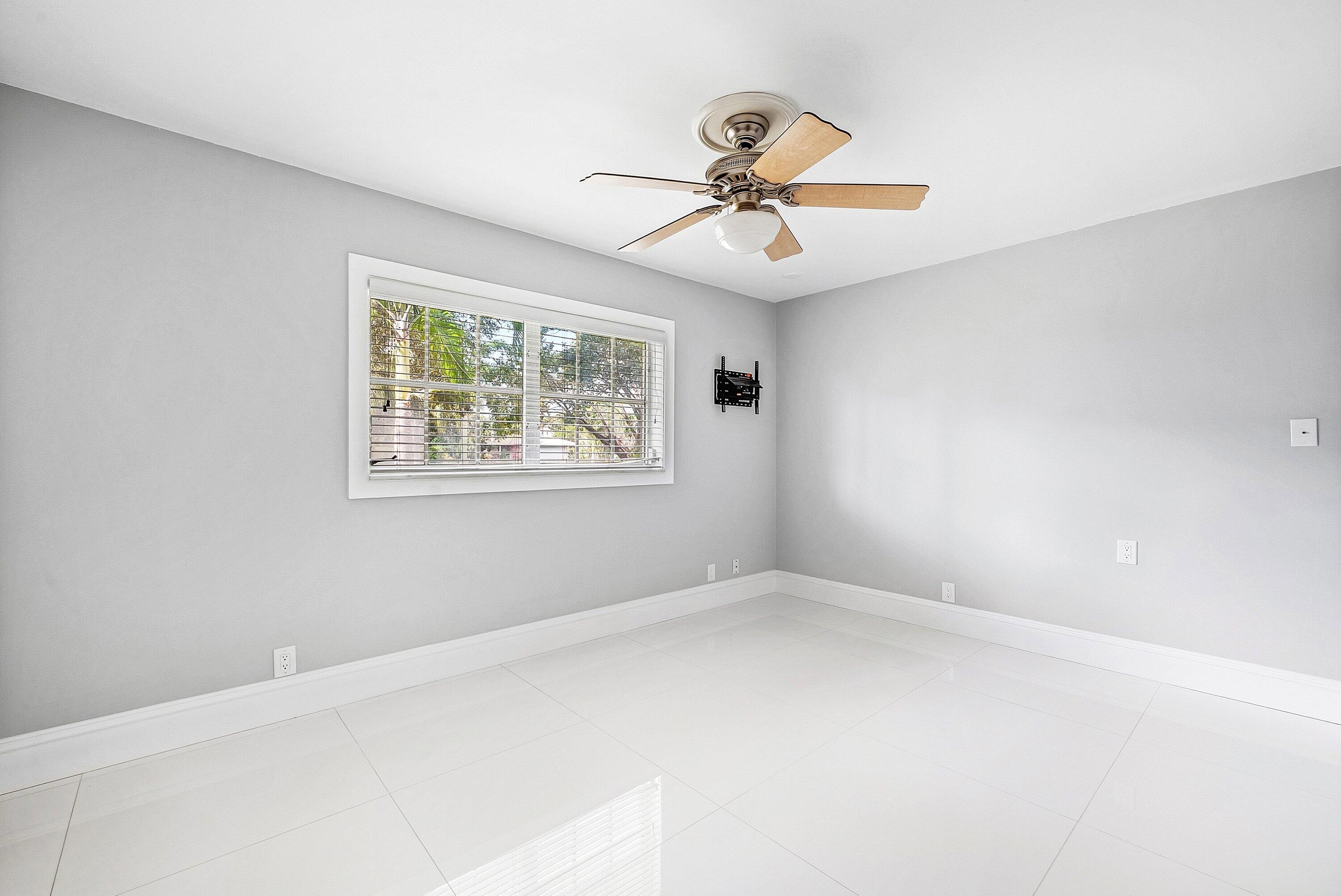 ATLANTIS 1 CITY Of - Residential Lease