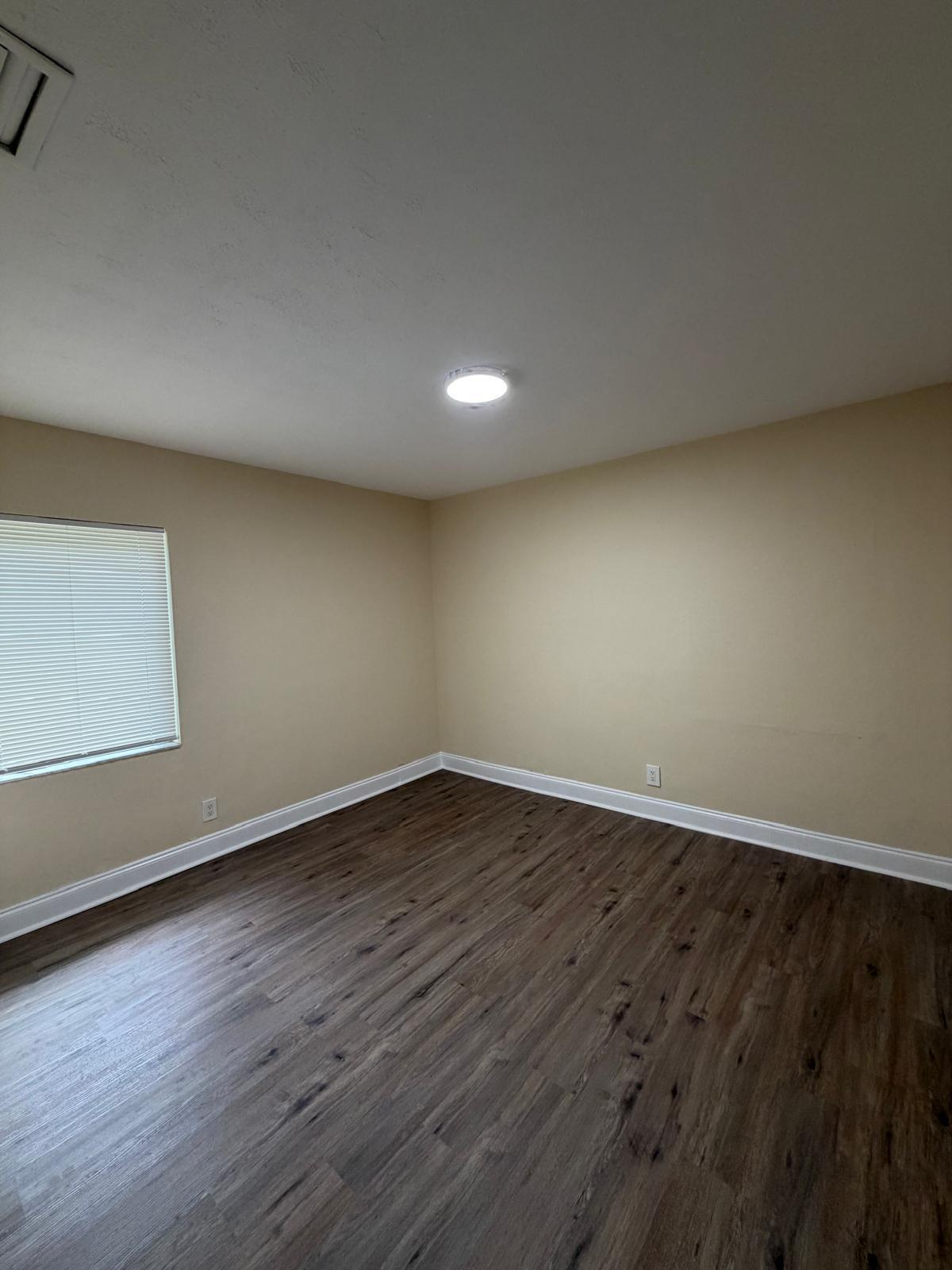 LAKE WORTH TOWN OF - Residential Lease