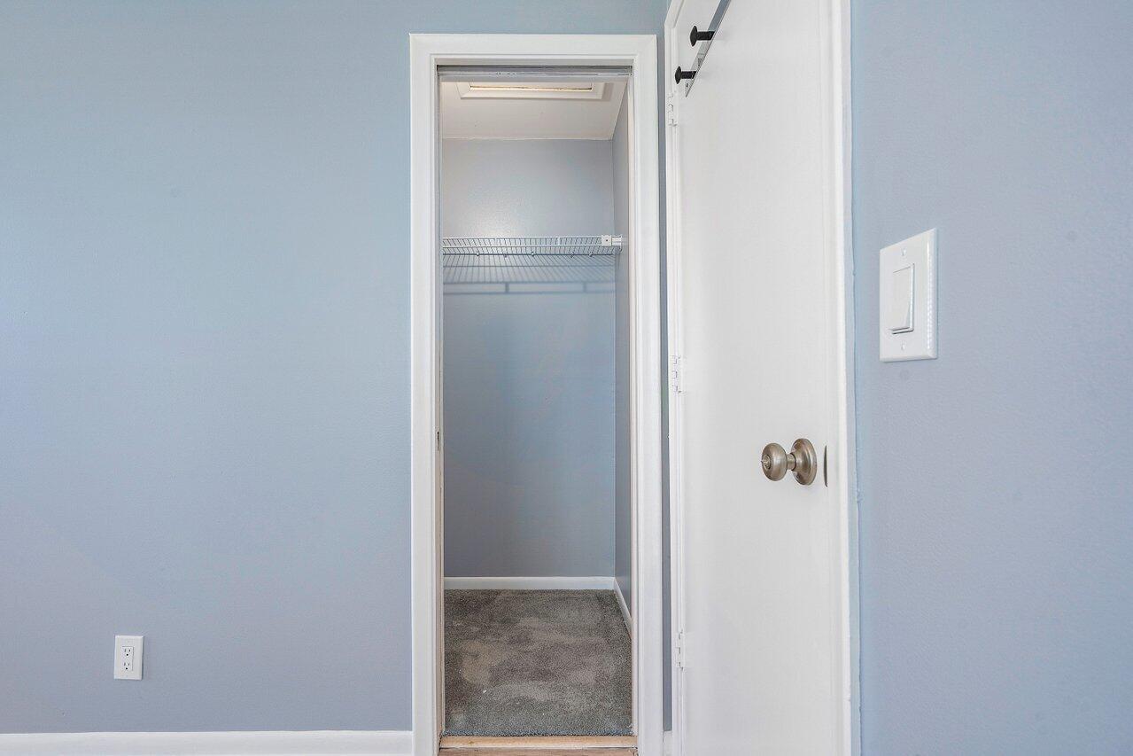 PINES OF DELRAY NORTH CON - Residential Lease